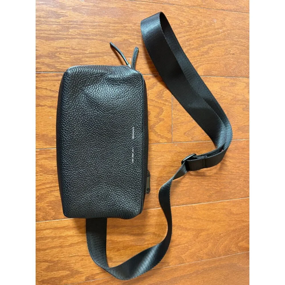 Grams 28 157 Essential Sling Bag Black Leather